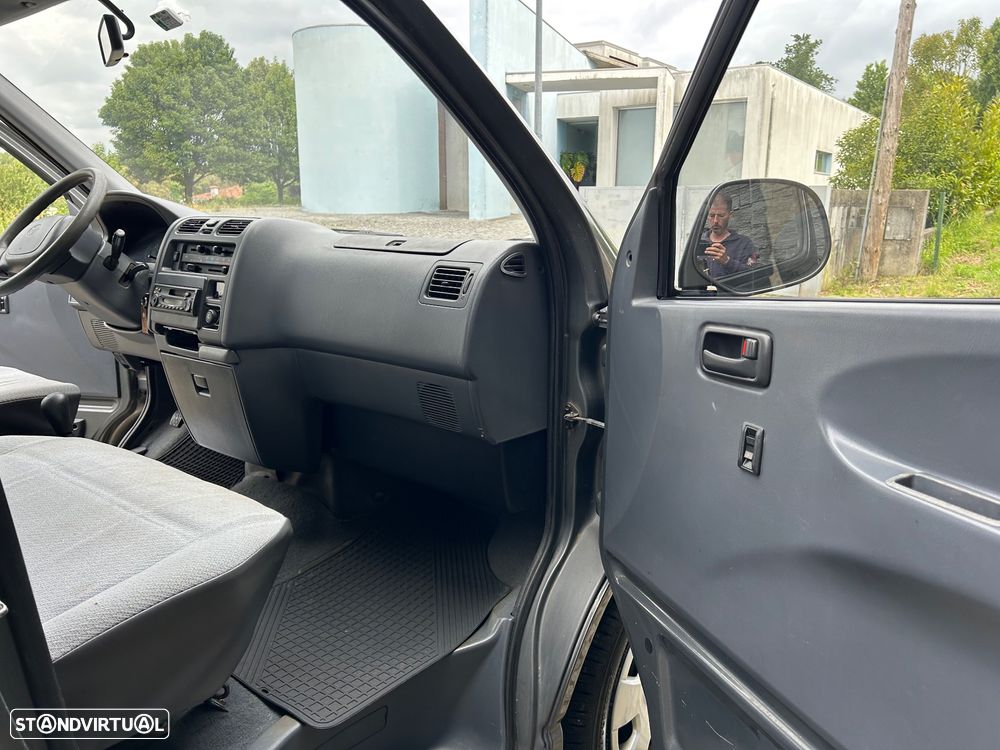 Toyota HiAce 2.4 D LXH12LB - 12