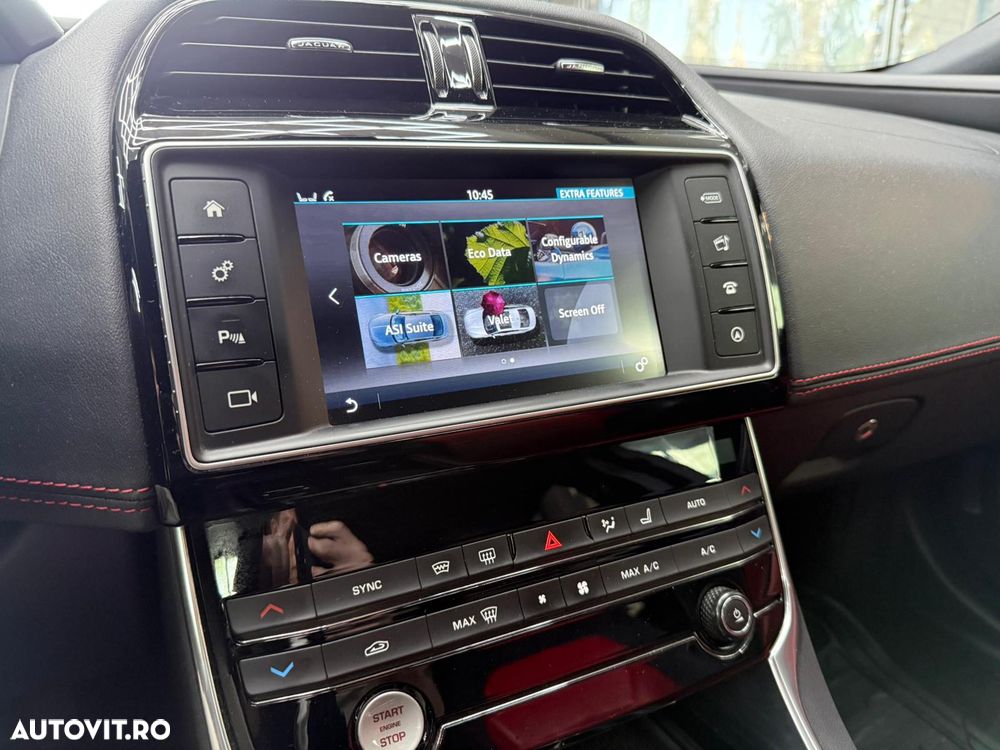 Jaguar XE 2.0 AWD R-Sport - 11