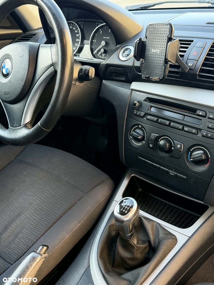 BMW Seria 1 2010 photo 2