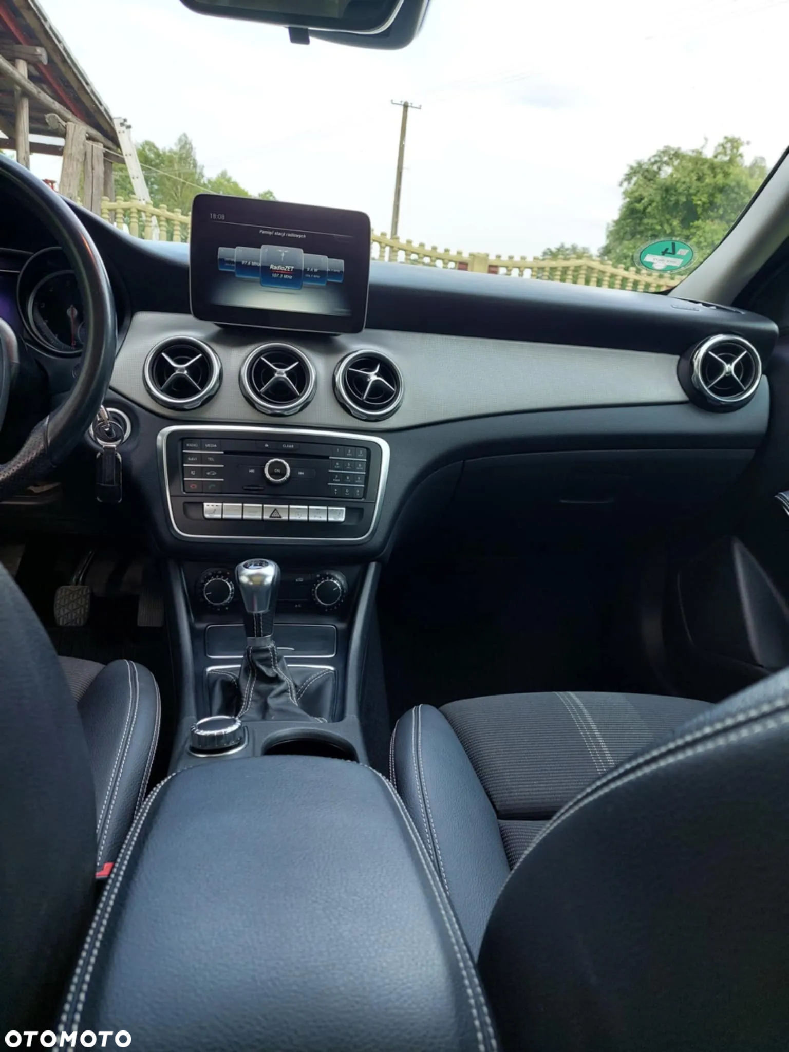 Mercedes-Benz GLA 180 - 8