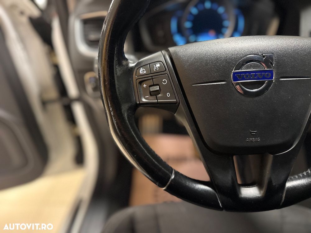 Volvo V60 D3 Geartronic Kinetic - 12