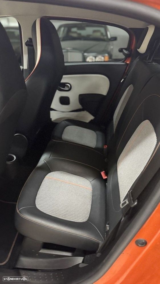 Renault Twingo Z.E. 22 Intens - 13