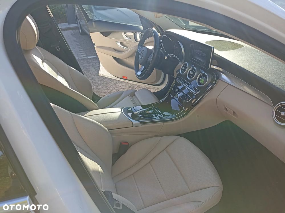 Mercedes-Benz Klasa C 300 7G-TRONIC - 16
