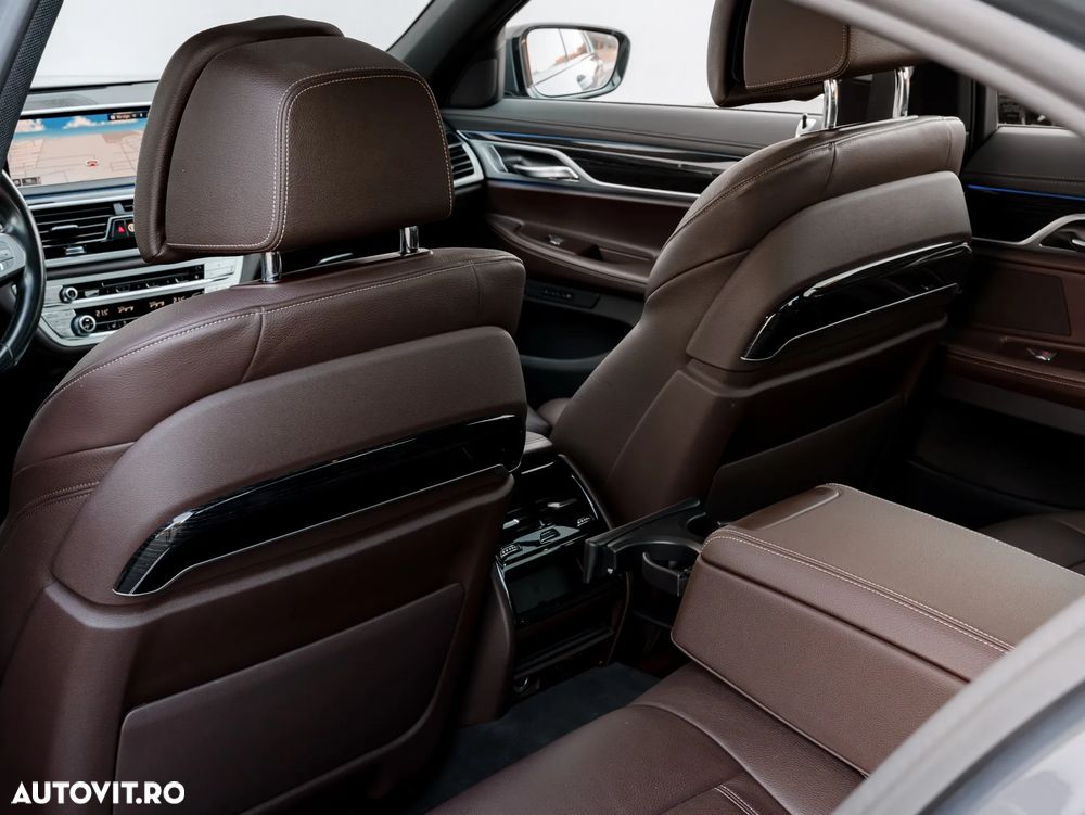 BMW Seria 7 730d xDrive MHEV - 12