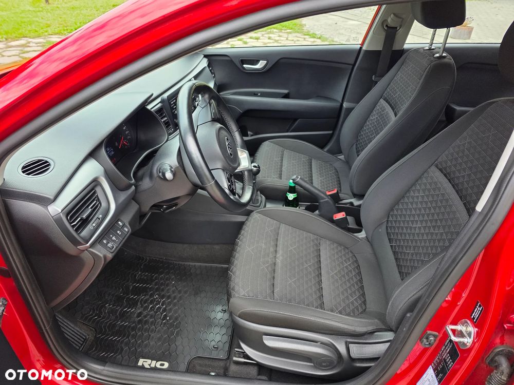 Kia Rio 1.2 M - 10