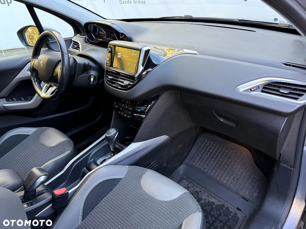 Peugeot 2008 1.2 Pure Tech Allure S&S EAT6 - 8