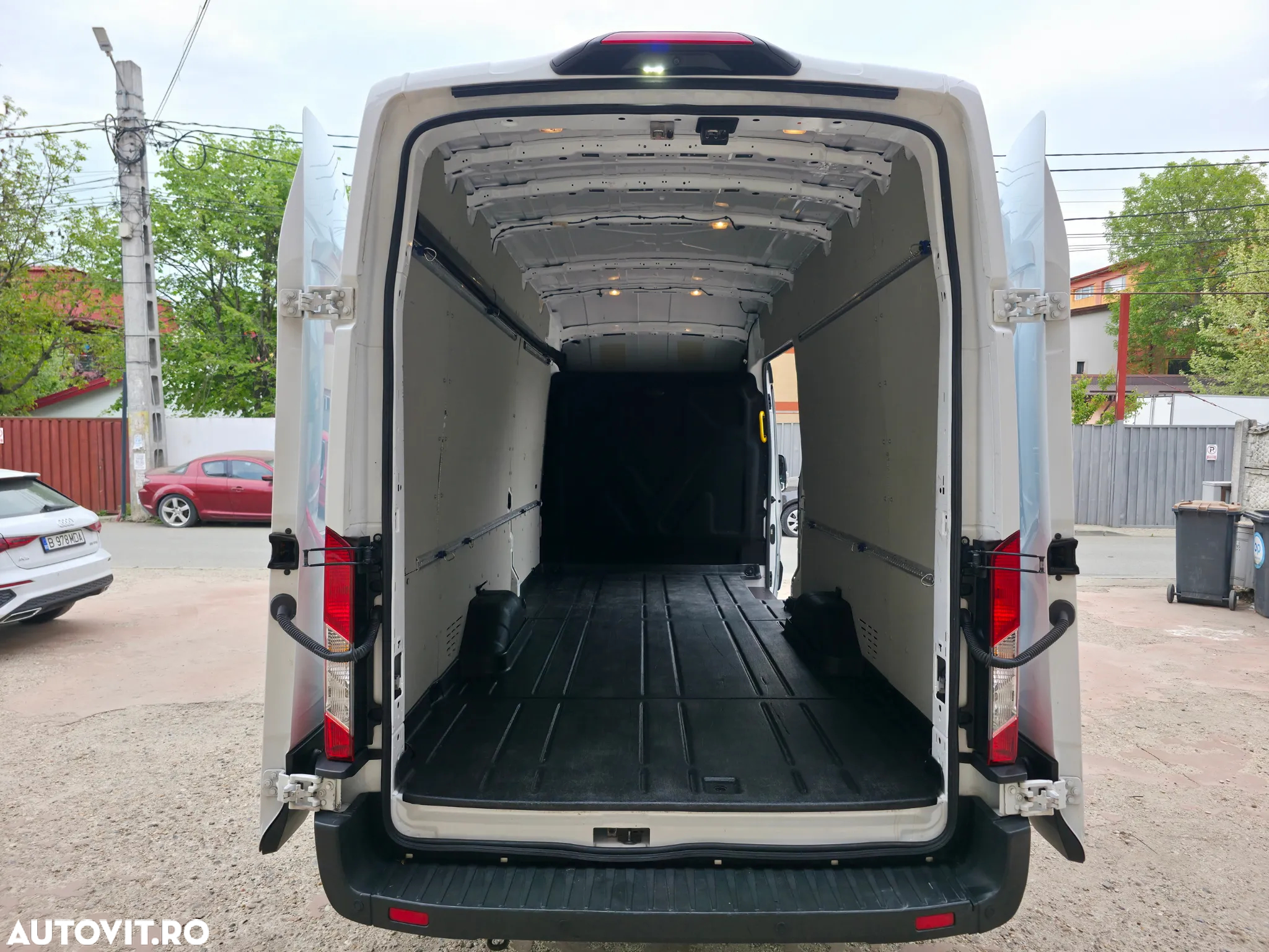 Ford Transit - 12