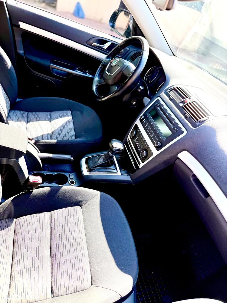 Skoda Octavia 2.0 TDI Ambiente DSG - 5