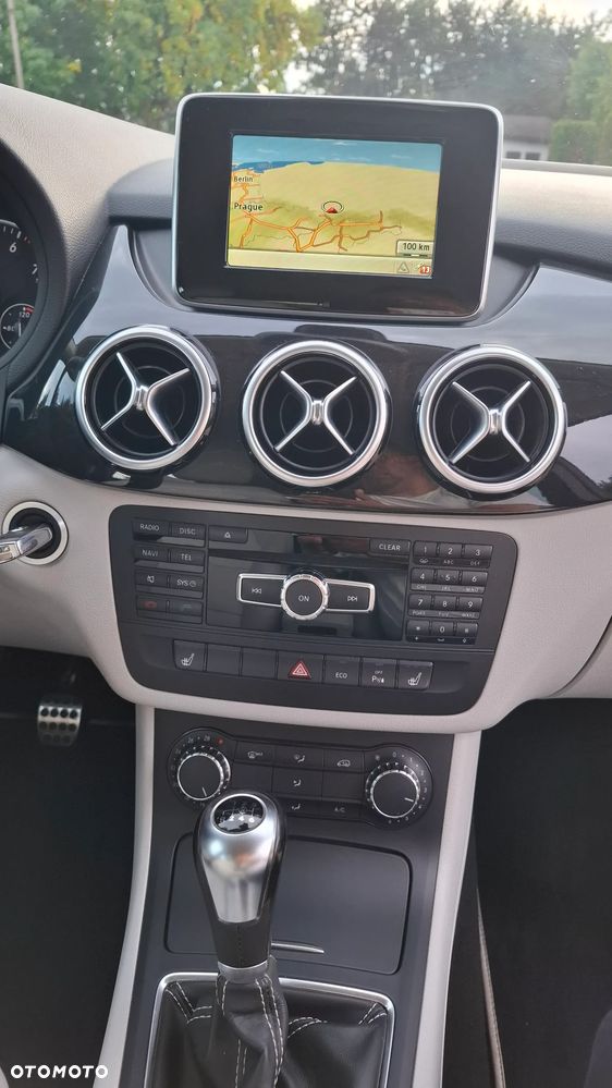 Mercedes-Benz Klasa B 180 BlueEFFICIENCY Edition 1 - 27