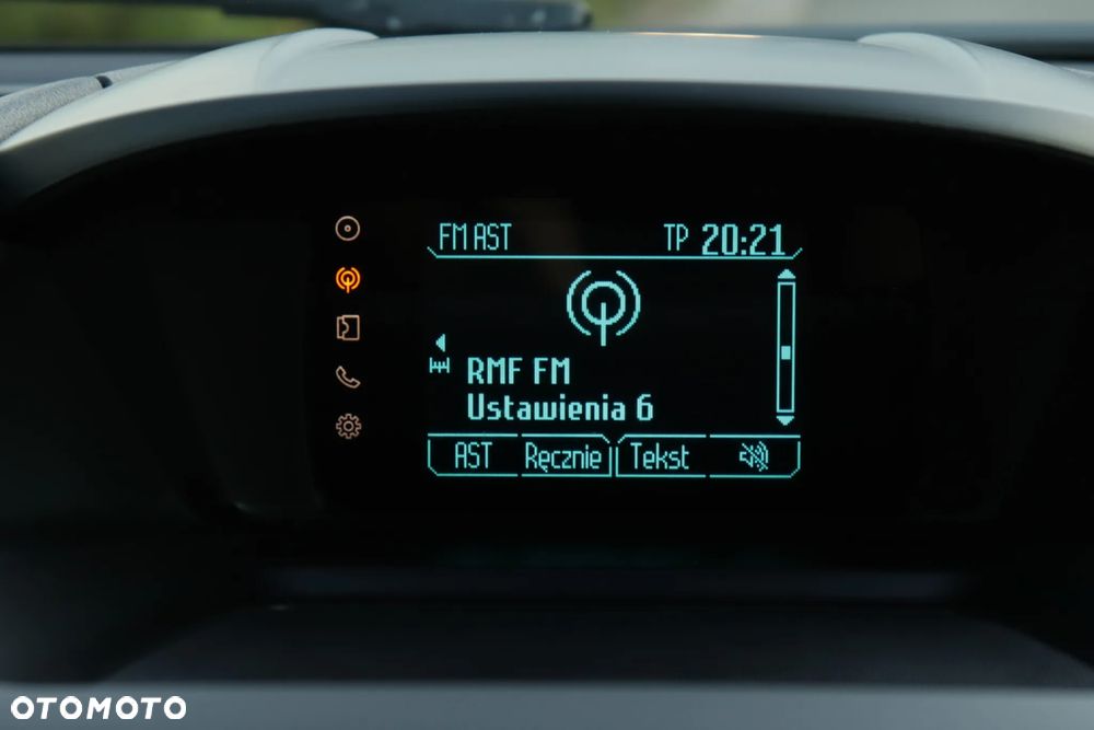 Ford Kuga 2.0 TDCi 2x4 Titanium - 27