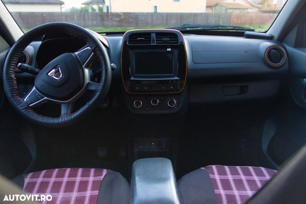 Dacia Spring Expression - 11