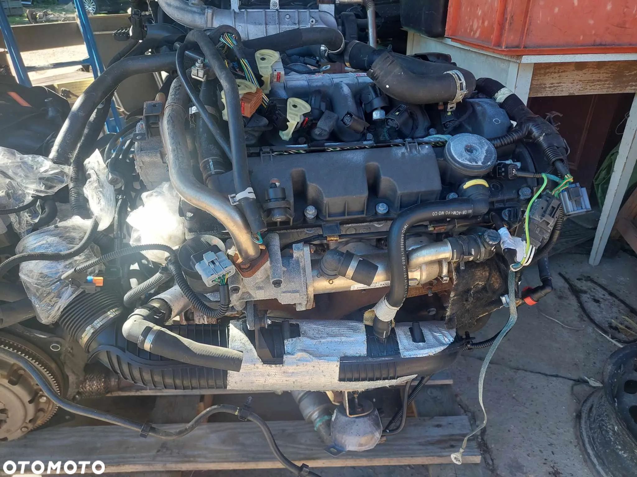 SILNIK SŁUPEK VOLVO S40 D4204T 2.0 HDI - 1
