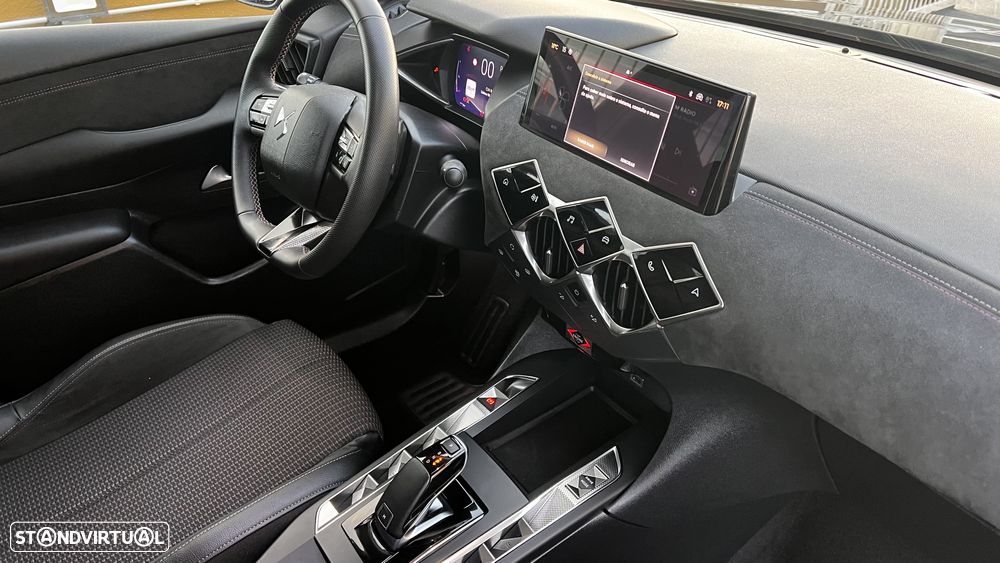 DS DS3 Crossback PureTech 130 Aut. PERFORMANCE LINE + - 29