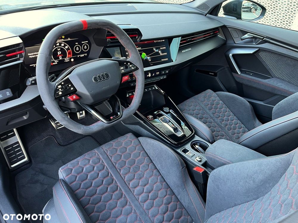 Audi RS3 Limousine - 25