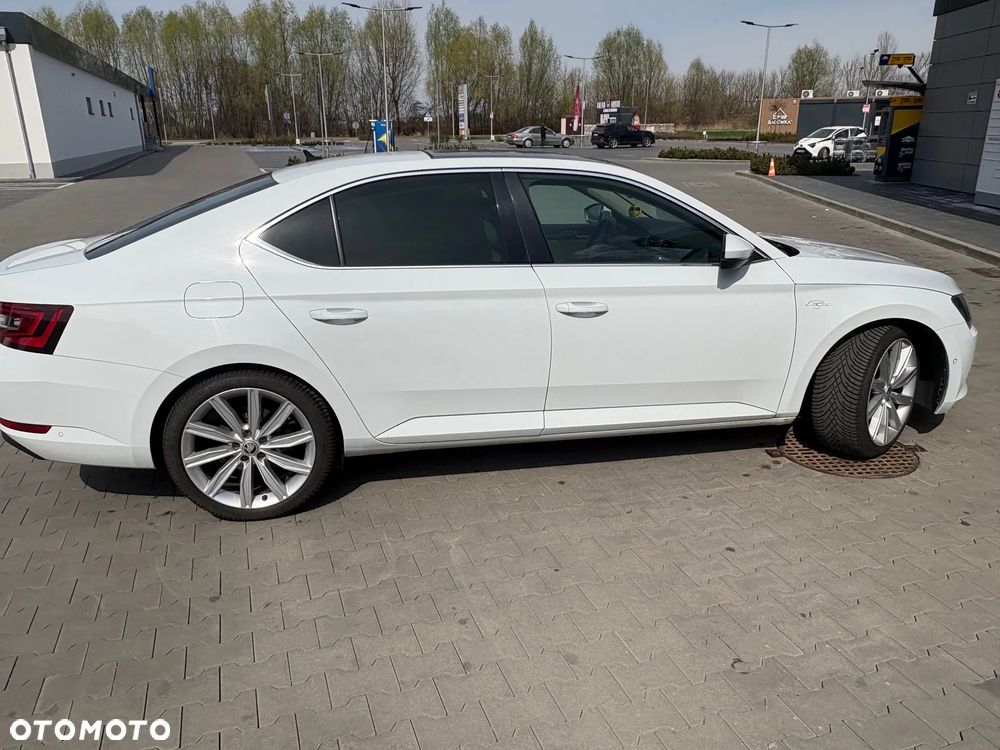 Skoda Superb 2.0 TDI 4x4 L&K DSG - 33