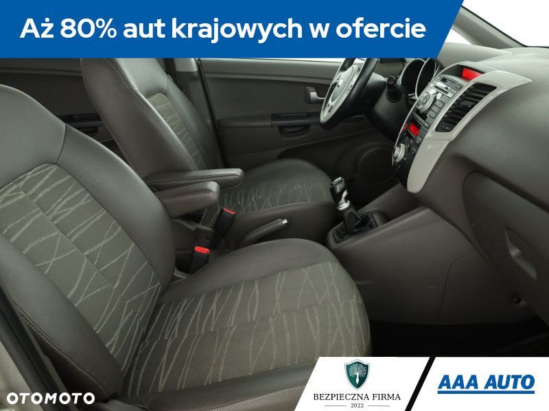 Kia Venga - 10