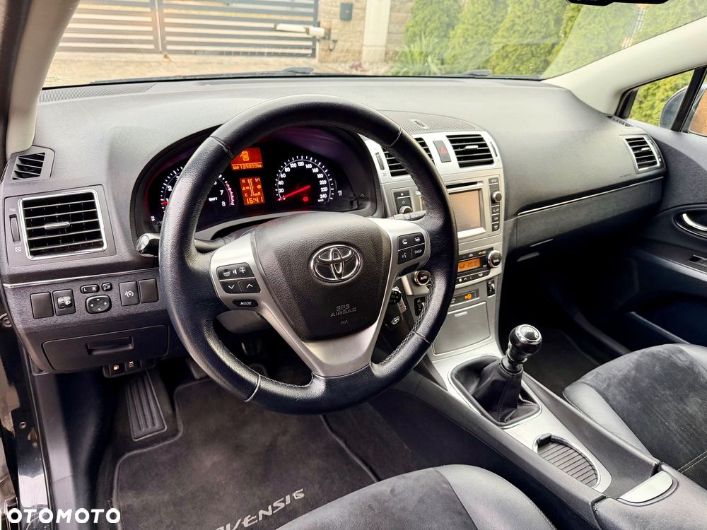 Toyota Avensis 1.8 Sol NAVI - 17