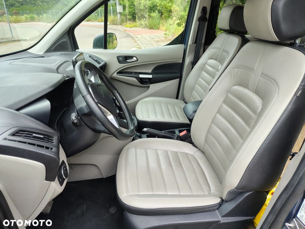 Ford Tourneo Connect Grand - 16