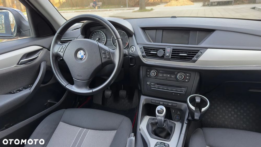 BMW X1 sDrive18d xLine - 19