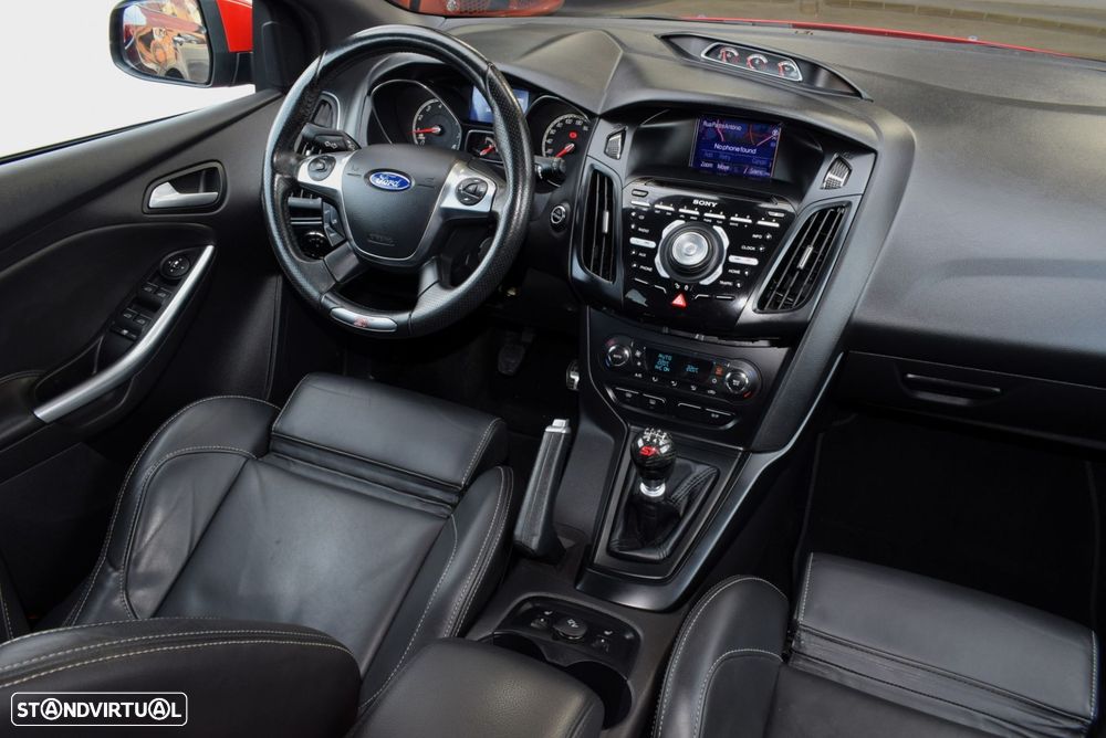 Ford Focus SW 2.0 EcoBoost ST - 14