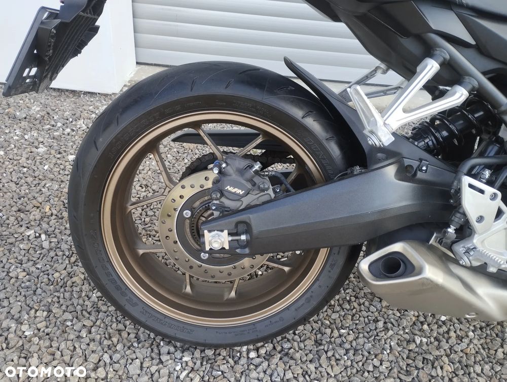 Honda CB - 8