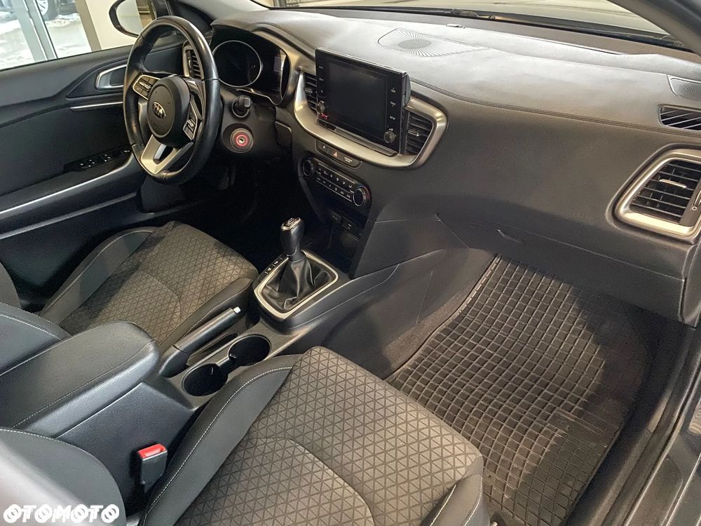 Kia Ceed 1.5 T-GDI M - 14