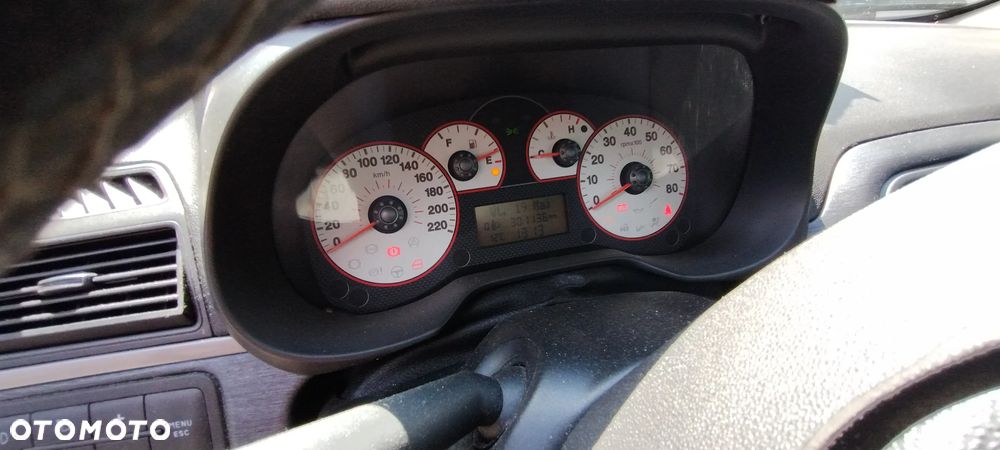 Fiat Punto 1.4 16V Dynamic - 4