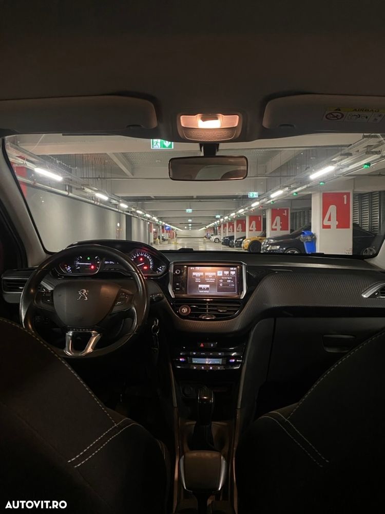 Peugeot 2008 PureTech 82 Style - 16