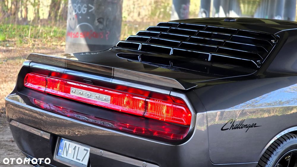 Dodge Challenger - 17