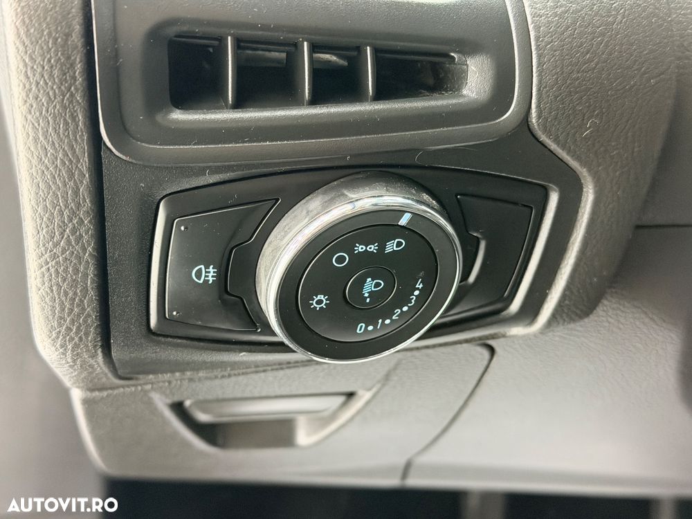 Ford Focus 1.6 TDCi DPF Champions Edition - 10