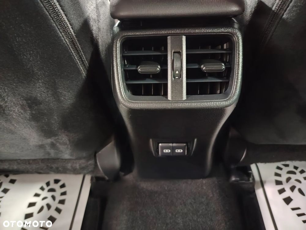 Lexus UX 250h Elegance 2WD - 25