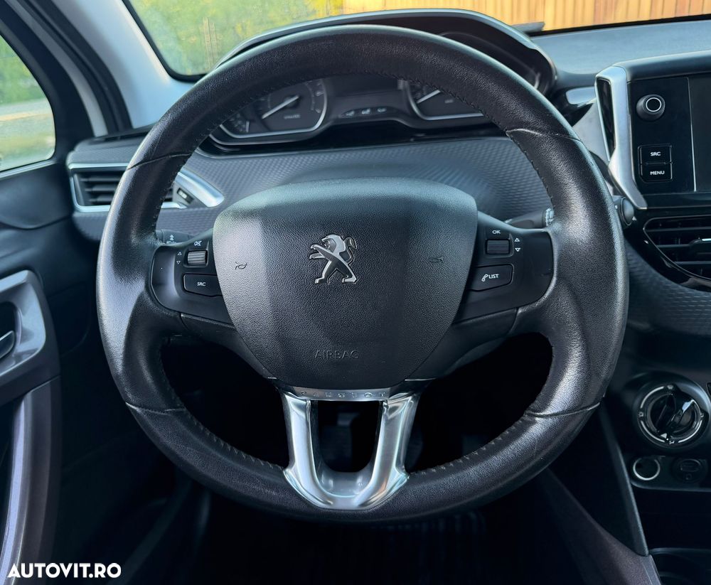 Peugeot 2008 1.2 PureTech Turbo Allure - 12