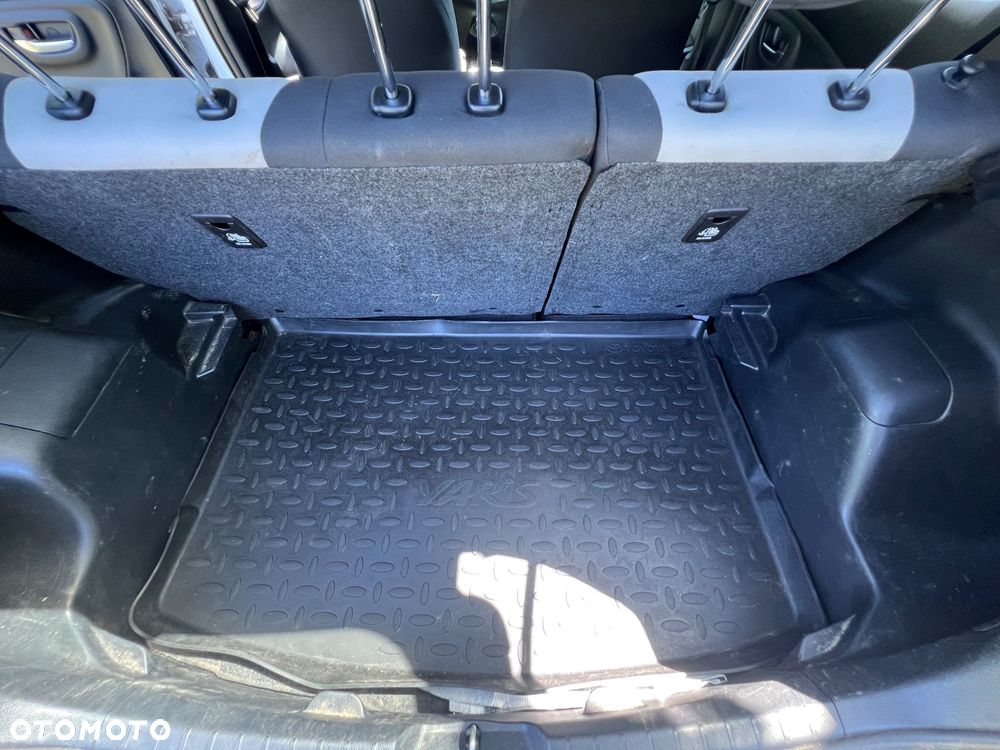 Toyota Yaris 1.5 Premium - 10