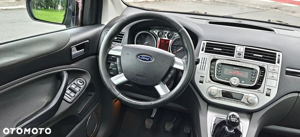 Ford Kuga 2.0 TDCi 4x4 Titanium - 28