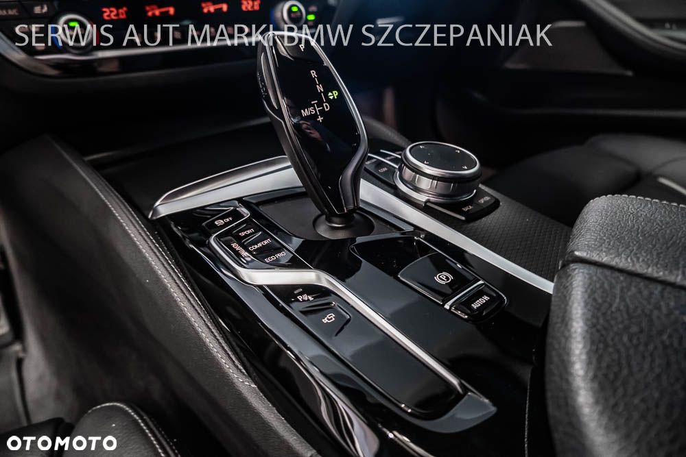BMW Seria 5 530d xDrive M Sport Edition - 15