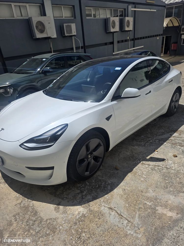 Tesla Model 3 Standard Range Plus RWD — fotografia 11