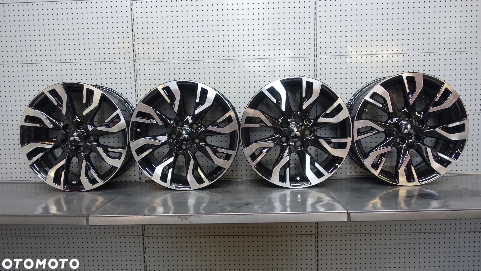 Felgi Mitsubishi OUTLANDER ASX ECLIPSE EVO LANCER 18 7J Et38 5x114,3 - 1