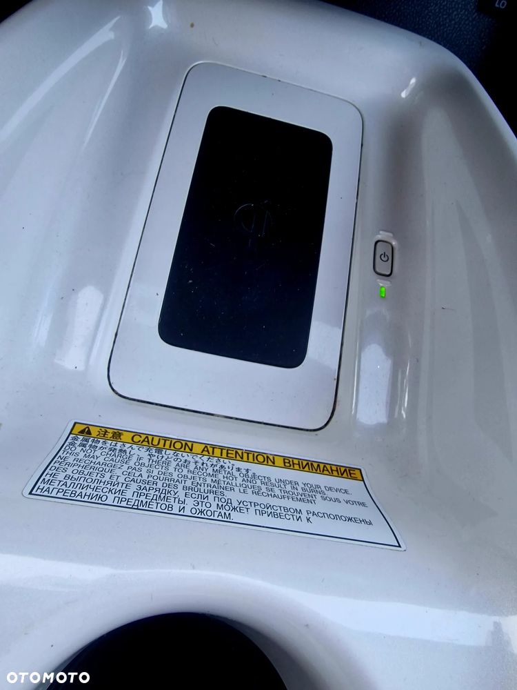 Toyota Prius Hybrid Executive - 25