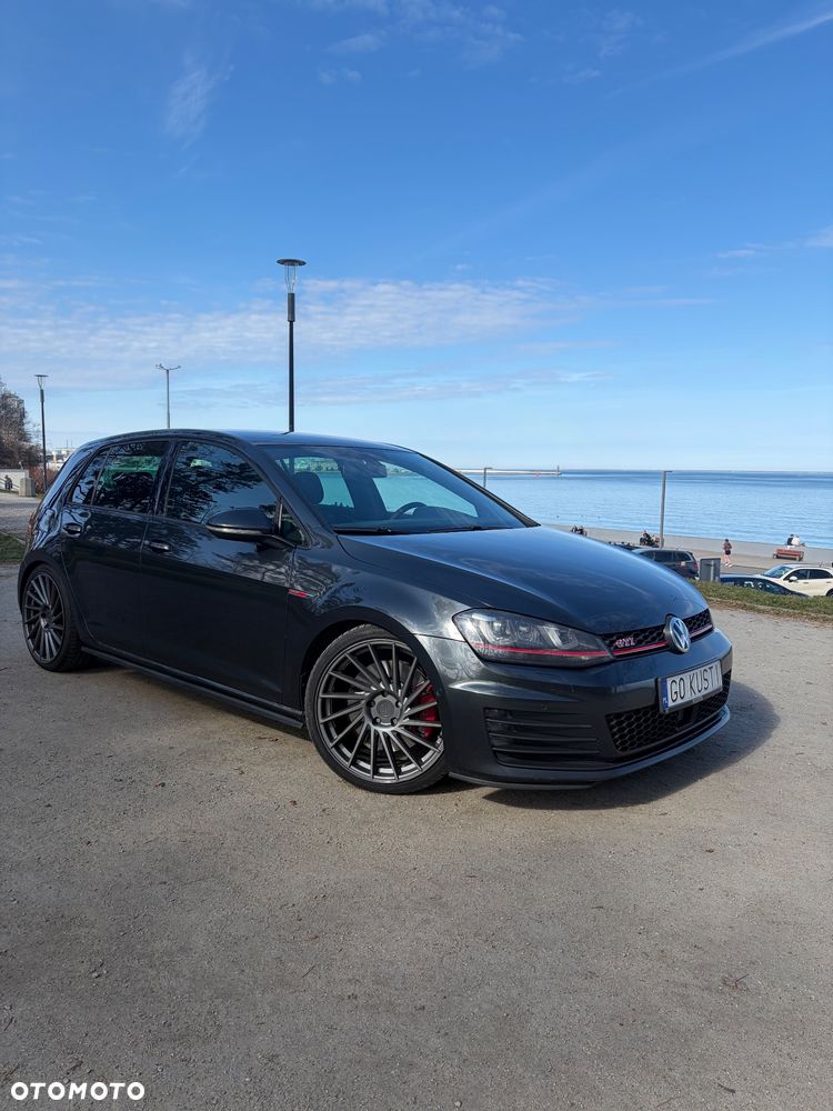 Volkswagen Golf - 14