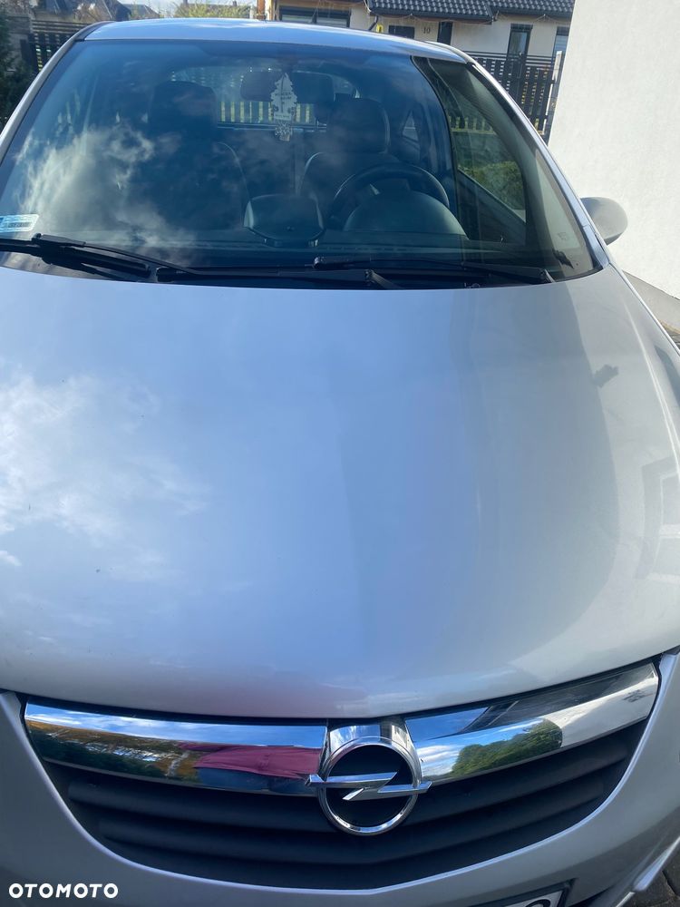 Opel Corsa 1.4 16V Cosmo - 3