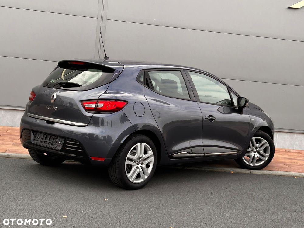 Renault Clio 1.2 16V 75 LIMITED - 6