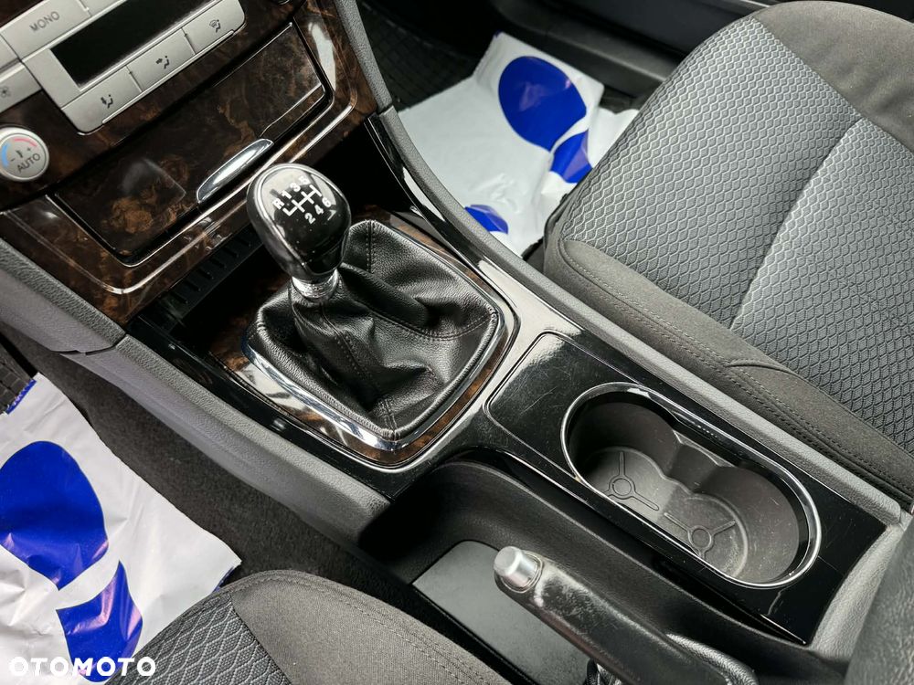 Ford Mondeo 2.0 TDCi Ghia - 14