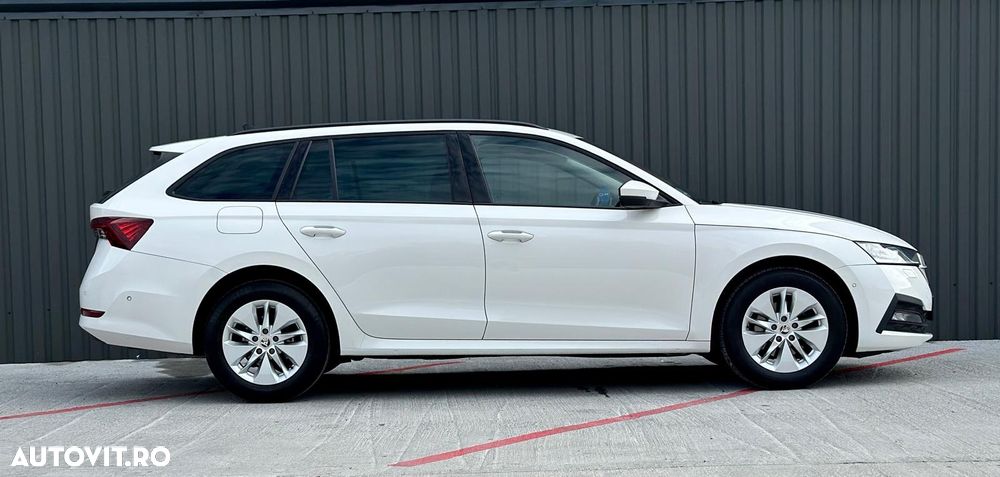 Skoda Octavia Combi 2.0 TDI DSG Ambition - 22