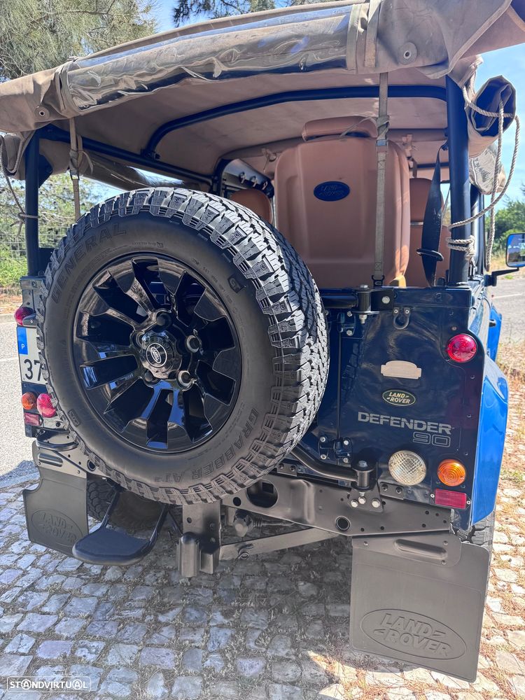 Land Rover Defender 90 2.5 Td5 Soft Top - 4