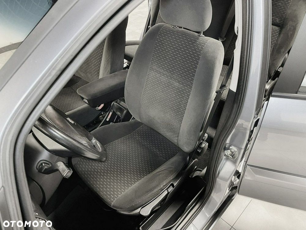 Opel Zafira 1.8 Executive - 12