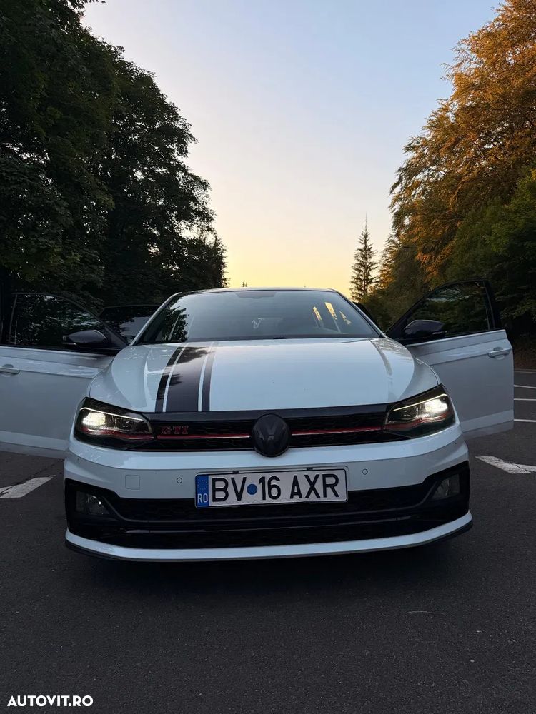 Volkswagen Polo 2.0 TSI DSG GTI - 12