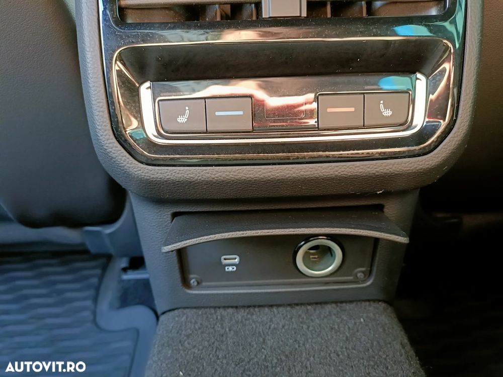 Volkswagen Passat Variant 2.0 TDI 4Mot DSG Highline - 18