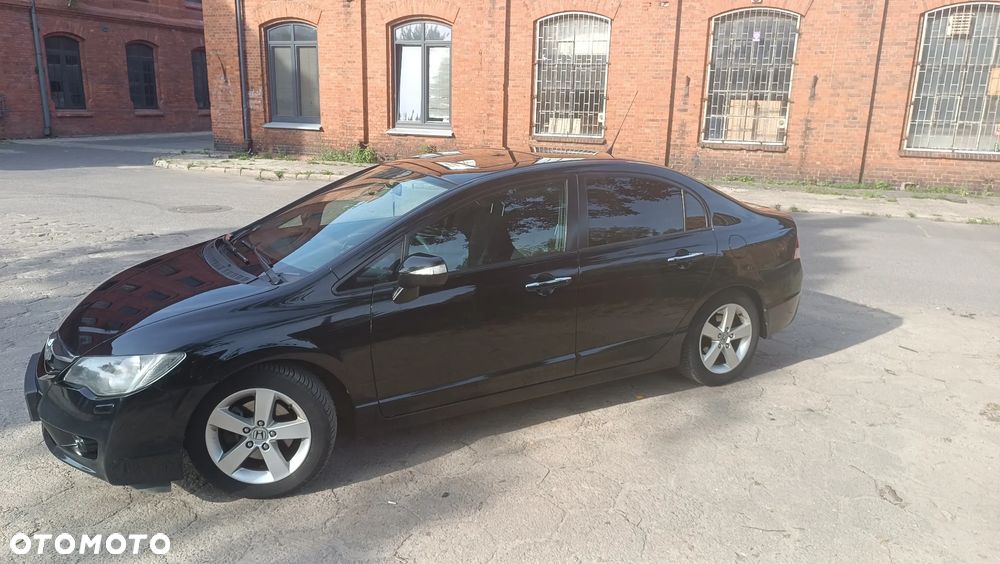 Honda Civic 1.8 Executive - 3
