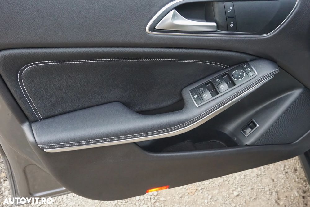 Mercedes-Benz GLA 220 d 4Matic 7G-DCT - 13