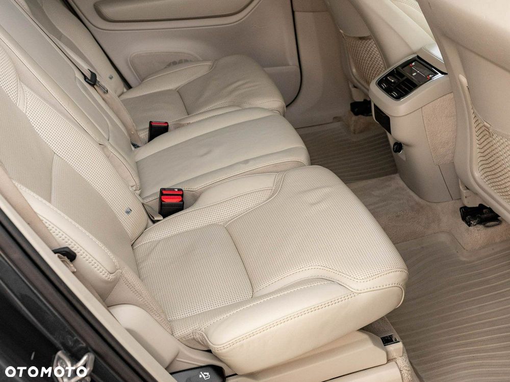 Volvo XC 90 B5 D AWD Inscription 7os - 30